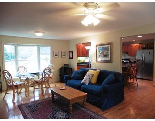 2064 Parker St, Springfield, MA 01128 photo 5