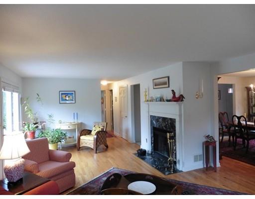 2064 Parker St, Springfield, MA 01128 photo 11