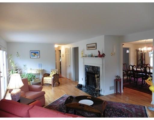 2064 Parker St, Springfield, MA 01128 photo 9