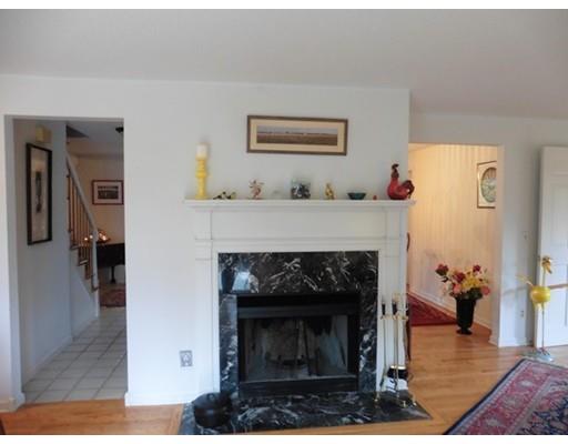 2064 Parker St, Springfield, MA 01128 photo 12