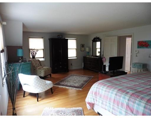 2064 Parker St, Springfield, MA 01128 photo 17