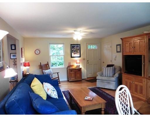 2064 Parker St, Springfield, MA 01128 photo 3