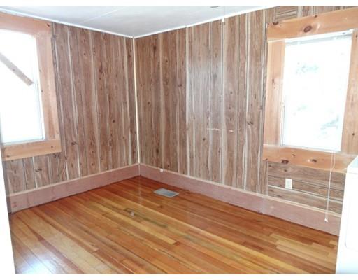 21 Hamlet St, Athol, MA 01331 photo 4