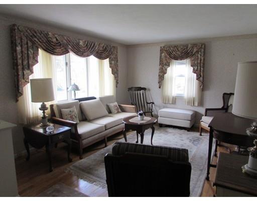 54 Endicott St, Springfield, MA 01118 photo 9