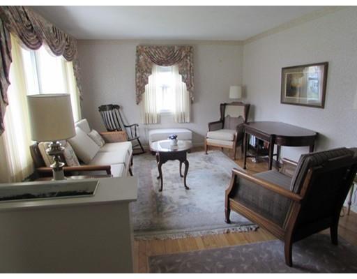 54 Endicott St, Springfield, MA 01118 photo 8