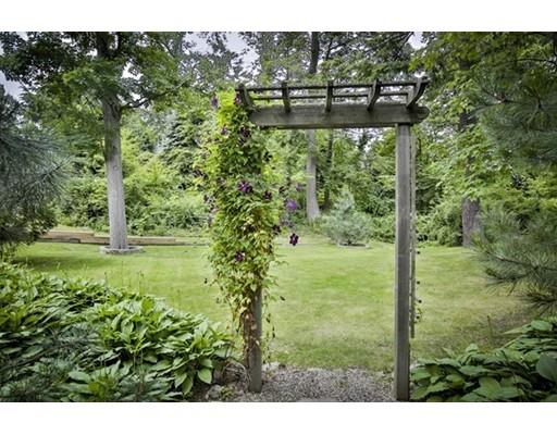18 Thissell St, Beverly, MA 01915 photo 4