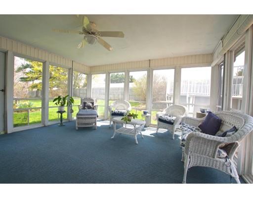 8 Exeter Rd, Beverly, MA 01915 photo 12