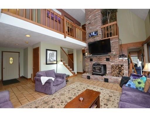 53 South St, Upton, MA 01568 photo 4