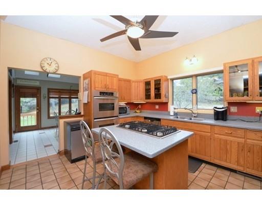 53 South St, Upton, MA 01568 photo 8