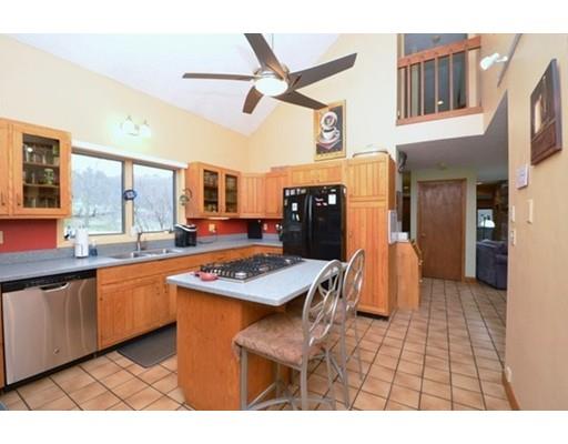 53 South St, Upton, MA 01568 photo 7