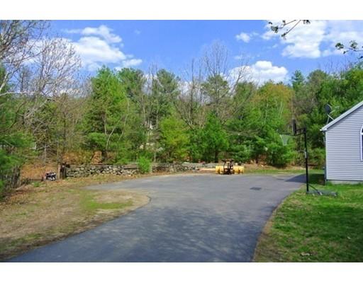 19 Mount View Dr, Clinton, MA 01510 photo 2