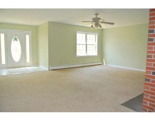 19 Mount View Dr, Clinton, MA 01510 photo 12