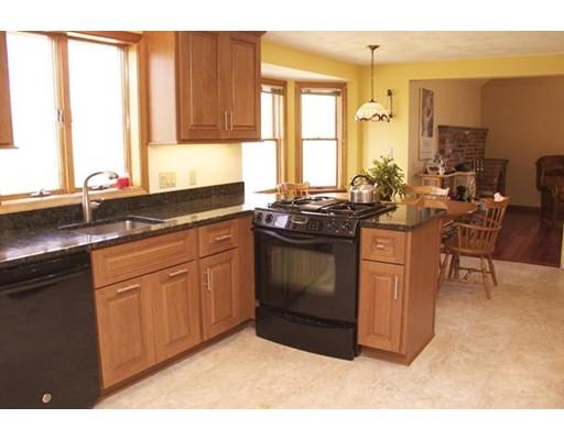 2 Ipswich River Rd, Danvers, MA 01923 photo 3