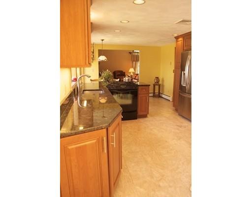 2 Ipswich River Rd, Danvers, MA 01923 photo 4