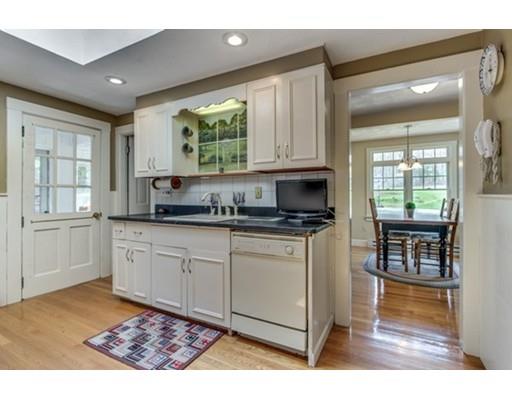 106 County Rd, Reading, MA 01867 photo 5