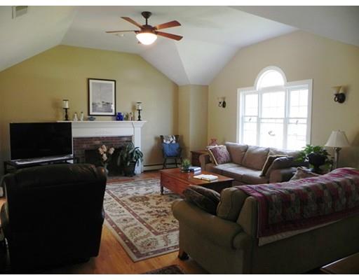484 E Washington St, Hanson, MA 02341 photo 3
