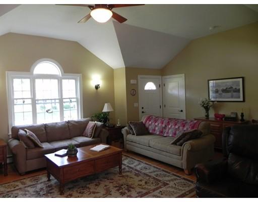 484 E Washington St, Hanson, MA 02341 photo 4