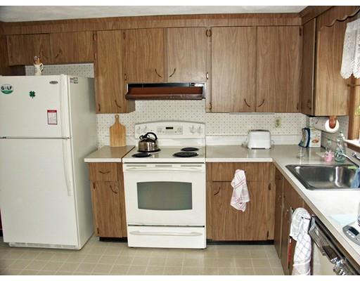 7 Lois Dr, Walpole, MA 02081 photo 5