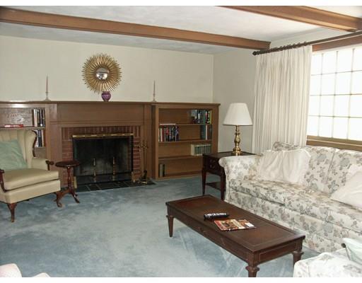 7 Lois Dr, Walpole, MA 02081 photo 3
