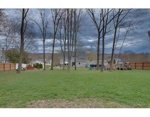 36 Steele St, Worcester, MA 01607 photo 3
