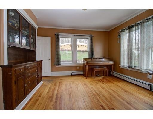 36 Steele St, Worcester, MA 01607 photo 8