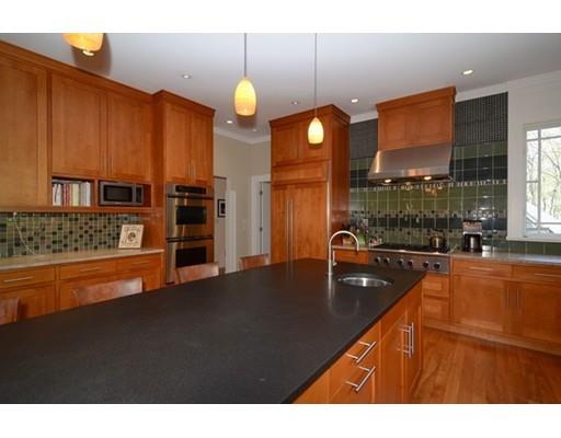 27 Robin Rd, Weston, MA 02493 photo 2