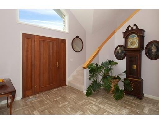 25 Lantern Ln, Worcester, MA 01609 photo 3
