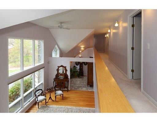 25 Lantern Ln, Worcester, MA 01609 photo 18