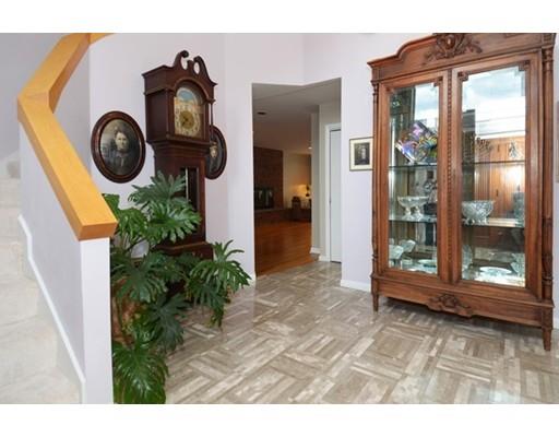 25 Lantern Ln, Worcester, MA 01609 photo 4
