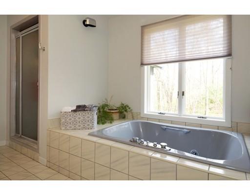 25 Lantern Ln, Worcester, MA 01609 photo 20
