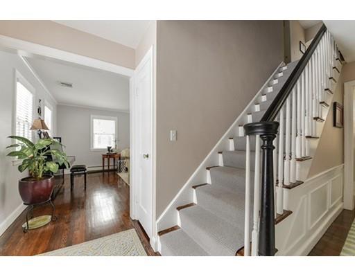 16 Barnstable Rd, Wellesley, MA 02481 photo 2