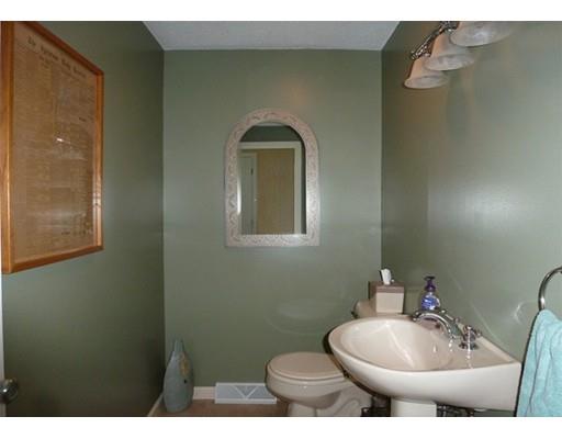 157 Ellsworth Ave, Springfield, MA 01118 photo 13