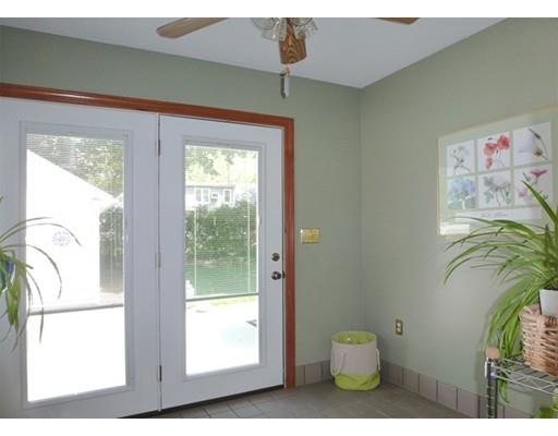 157 Ellsworth Ave, Springfield, MA 01118 photo 3