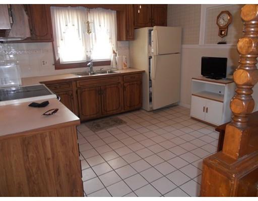20 Hatch St, Springfield, MA 01129 photo 3