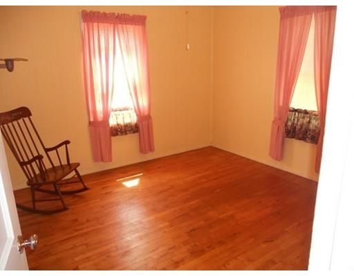 20 Hatch St, Springfield, MA 01129 photo 9