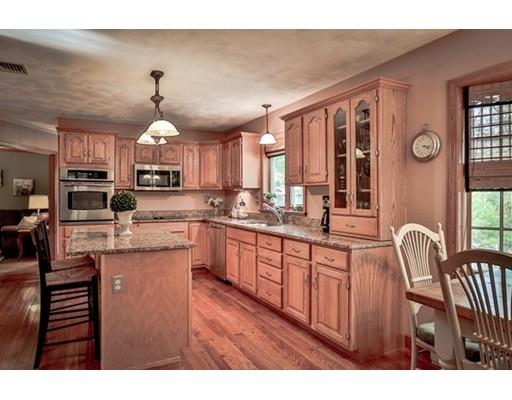 39 Lindsay Ln, Reading, MA 01867 photo 11