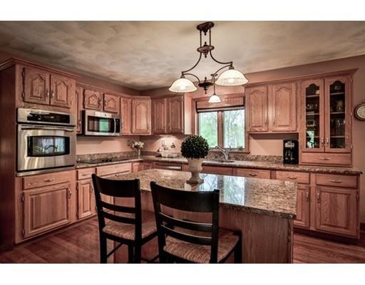 39 Lindsay Ln, Reading, MA 01867 photo 9