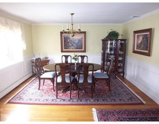 24 Hewitt St, Marblehead, MA 01945 photo 4