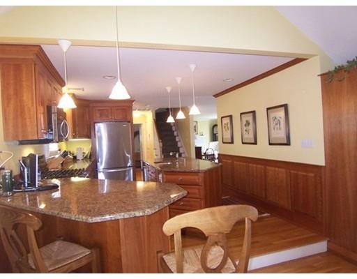 24 Hewitt St, Marblehead, MA 01945 photo 7