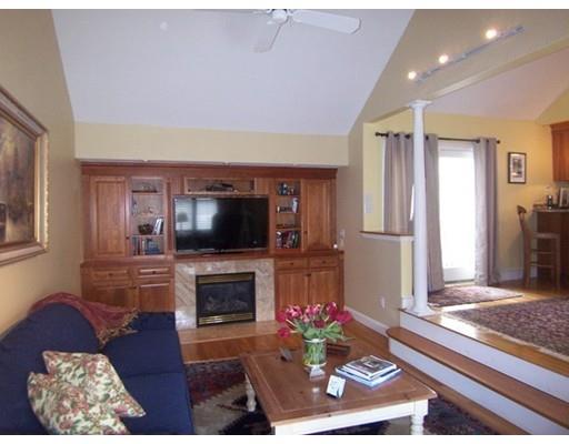 24 Hewitt St, Marblehead, MA 01945 photo 9
