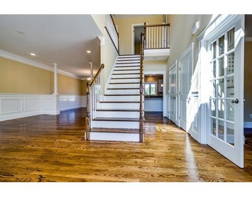 2 Meadowview Ln, Framingham, MA 01701 photo 2