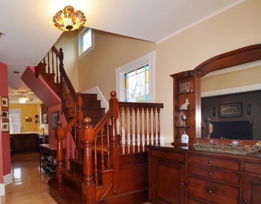 14 Lincoln St, Maynard, MA 01754 photo 2
