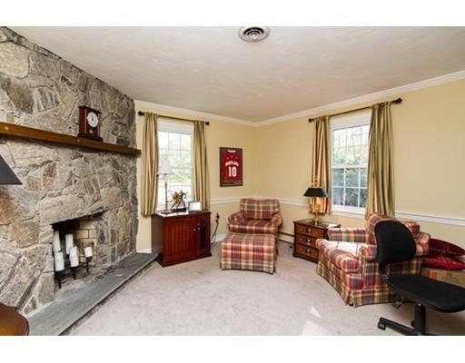 16 Bubbling Brook Rd, Walpole, MA 02081 photo 18