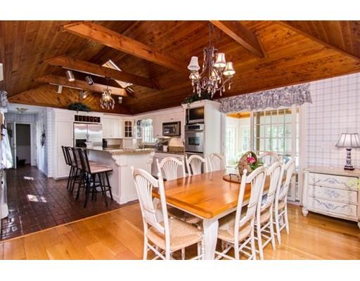 16 Bubbling Brook Rd, Walpole, MA 02081 photo 9