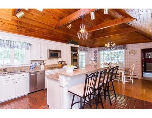 16 Bubbling Brook Rd, Walpole, MA 02081 photo 10