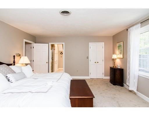 16 Bubbling Brook Rd, Walpole, MA 02081 photo 23