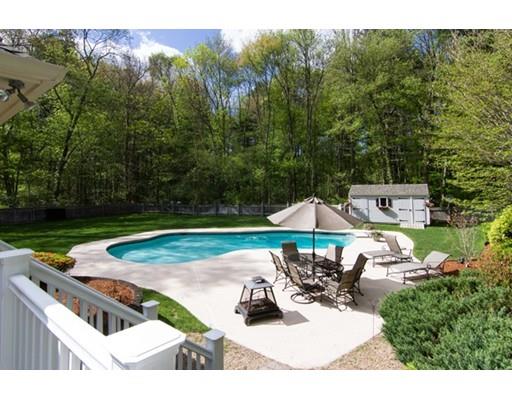 16 Bubbling Brook Rd, Walpole, MA 02081 photo 4