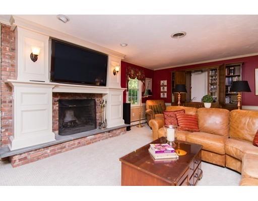 16 Bubbling Brook Rd, Walpole, MA 02081 photo 15