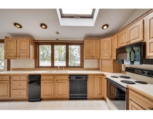 11 Valley Rd, Woburn, MA 01801 photo 6