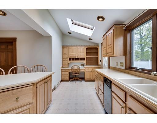 11 Valley Rd, Woburn, MA 01801 photo 4